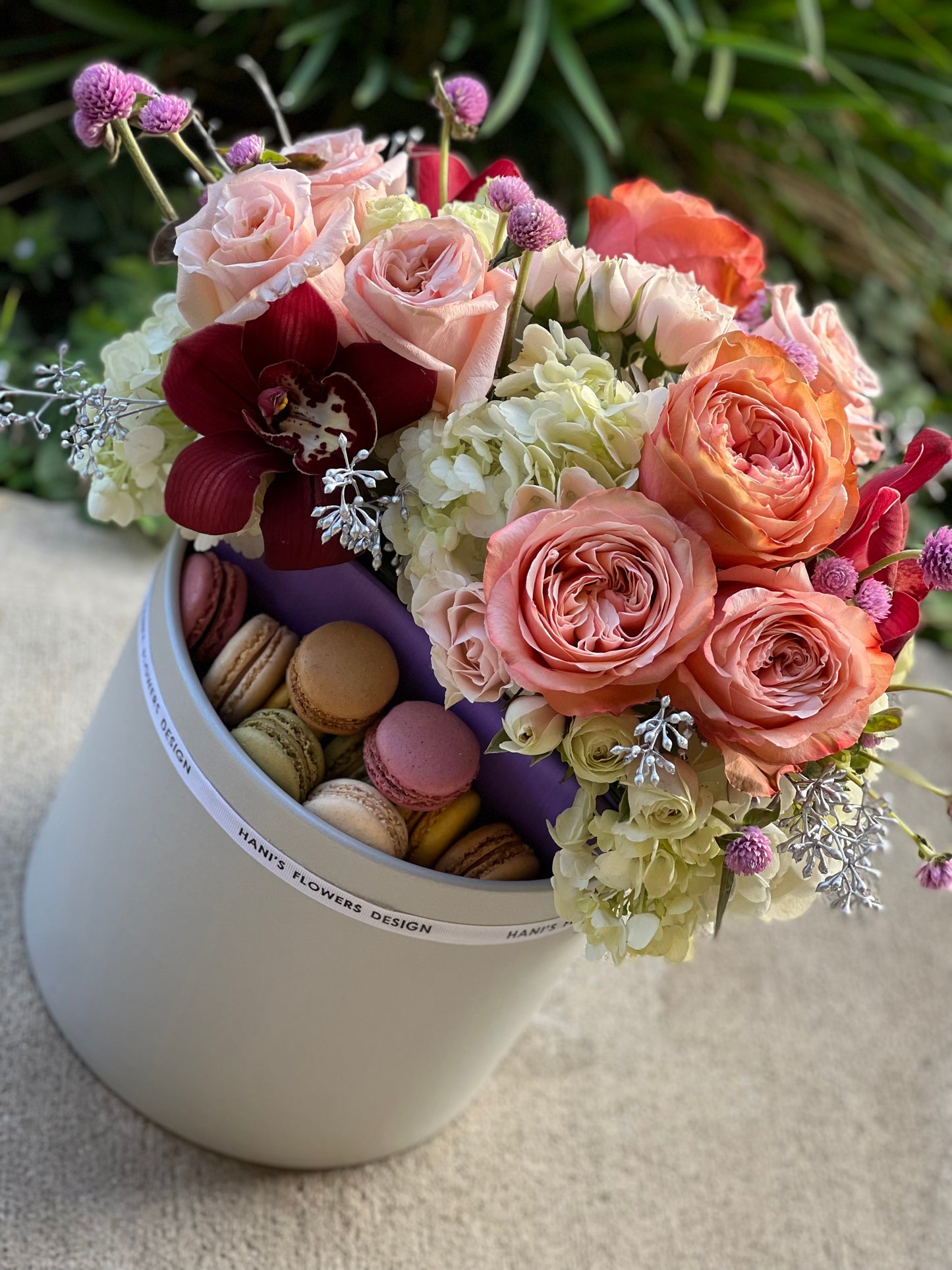 Flower Box with Macaroons - 014
