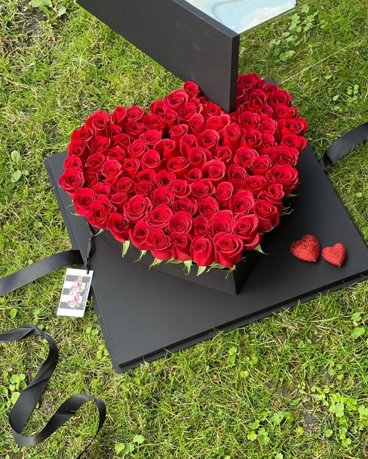 Heart shape Red Roses -662